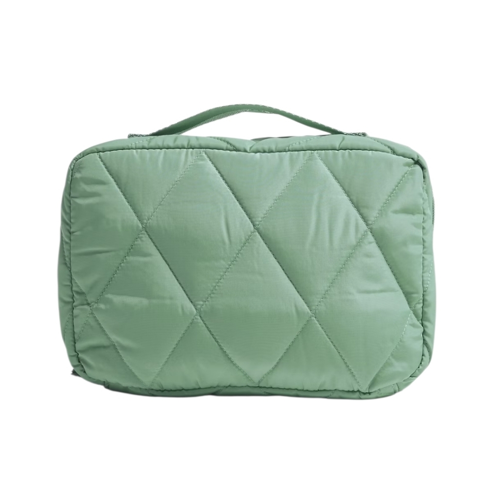 1491 NWT Vera Bradley Ultralight Essential Hanging Travel Organizer